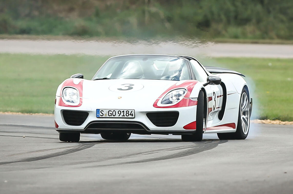Porsche 918 Spyder Porsche 918 Spyder hybrid hypercar