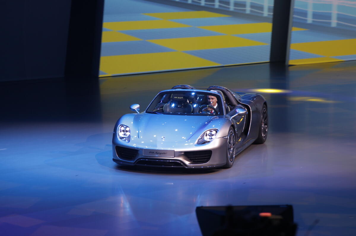 Porsche 918 Spyder unveiled