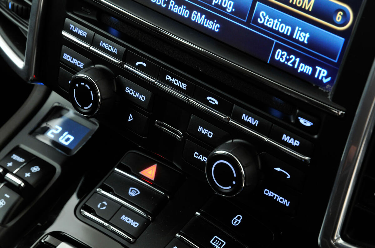 Porsche Cayenne climate controls