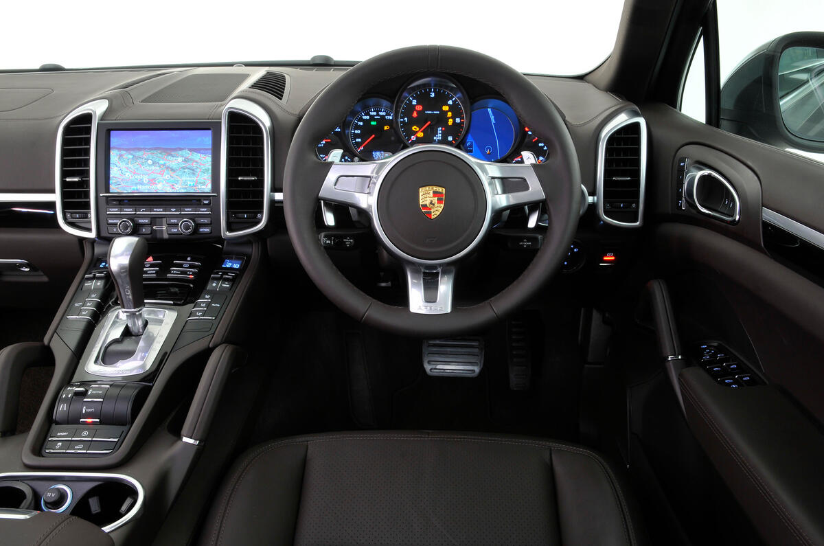 Porsche Cayenne dashboard