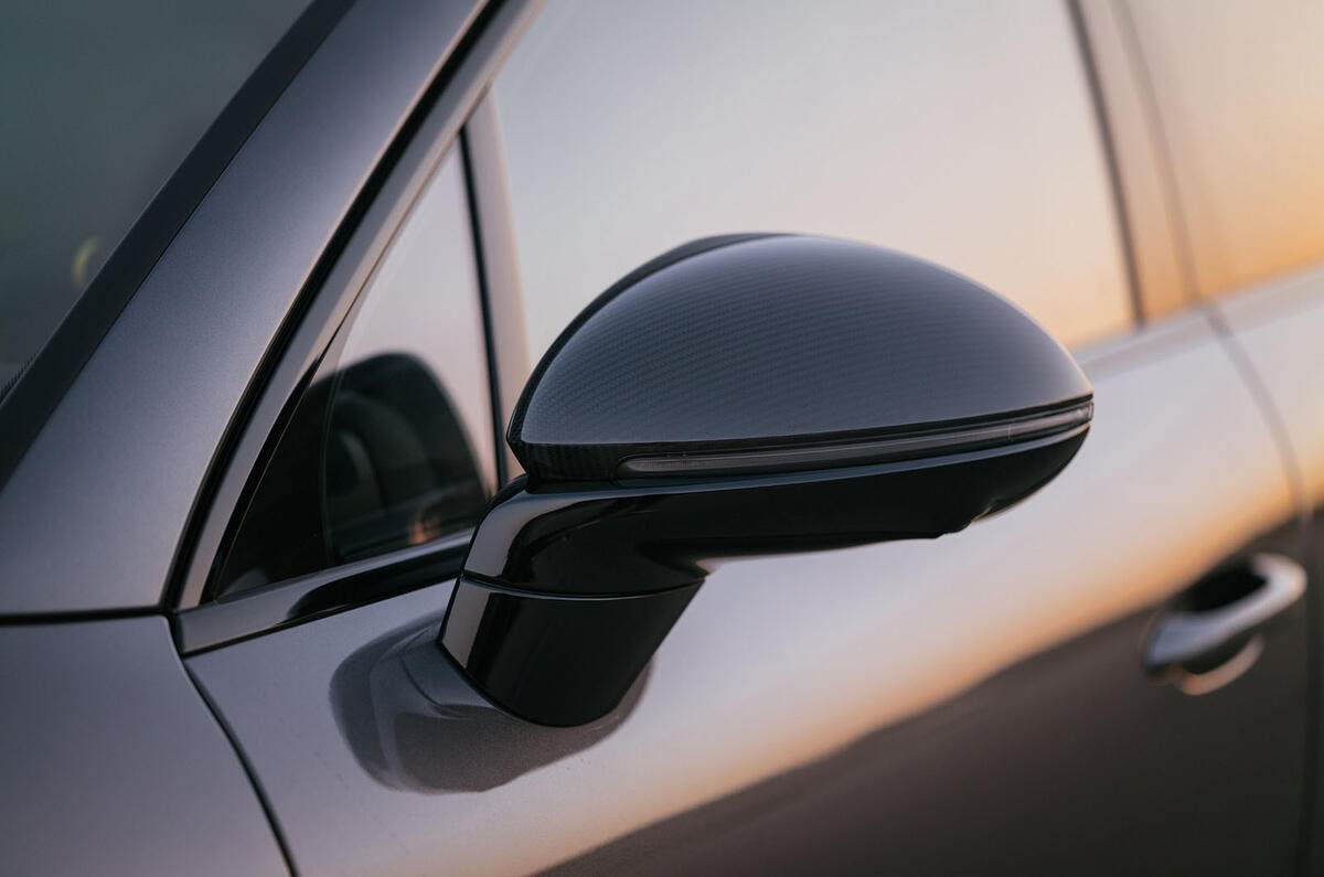 porsche cayenne turbo e hybrid 005 mirror