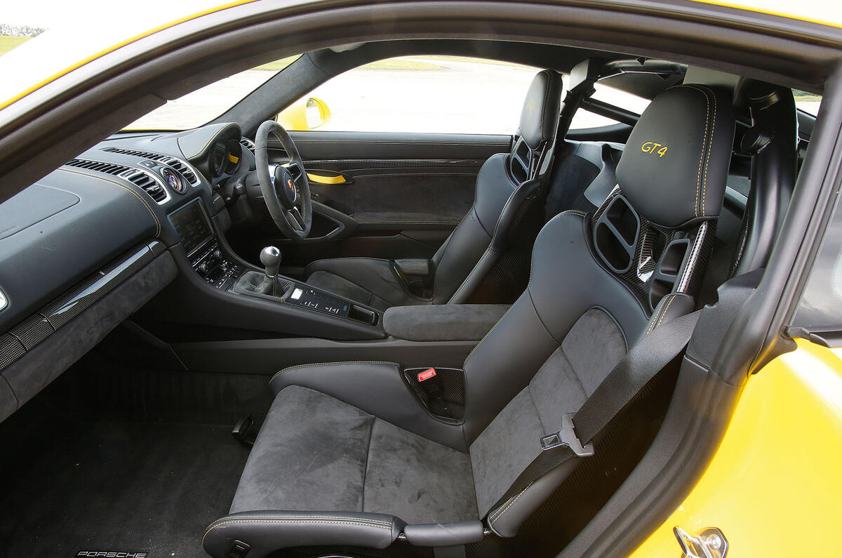 Porsche Cayman GT4 interior