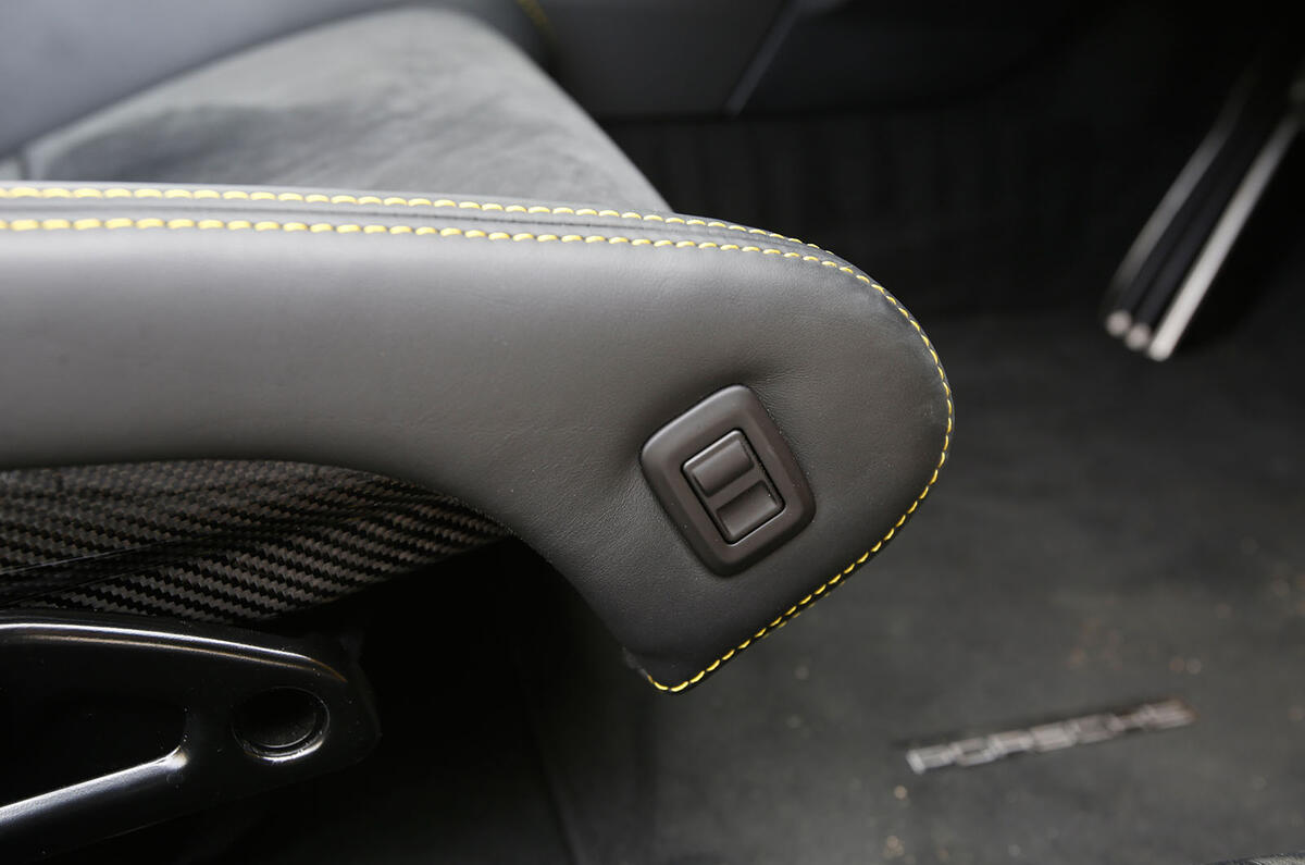 Porsche Cayman GT4 seat adjustment