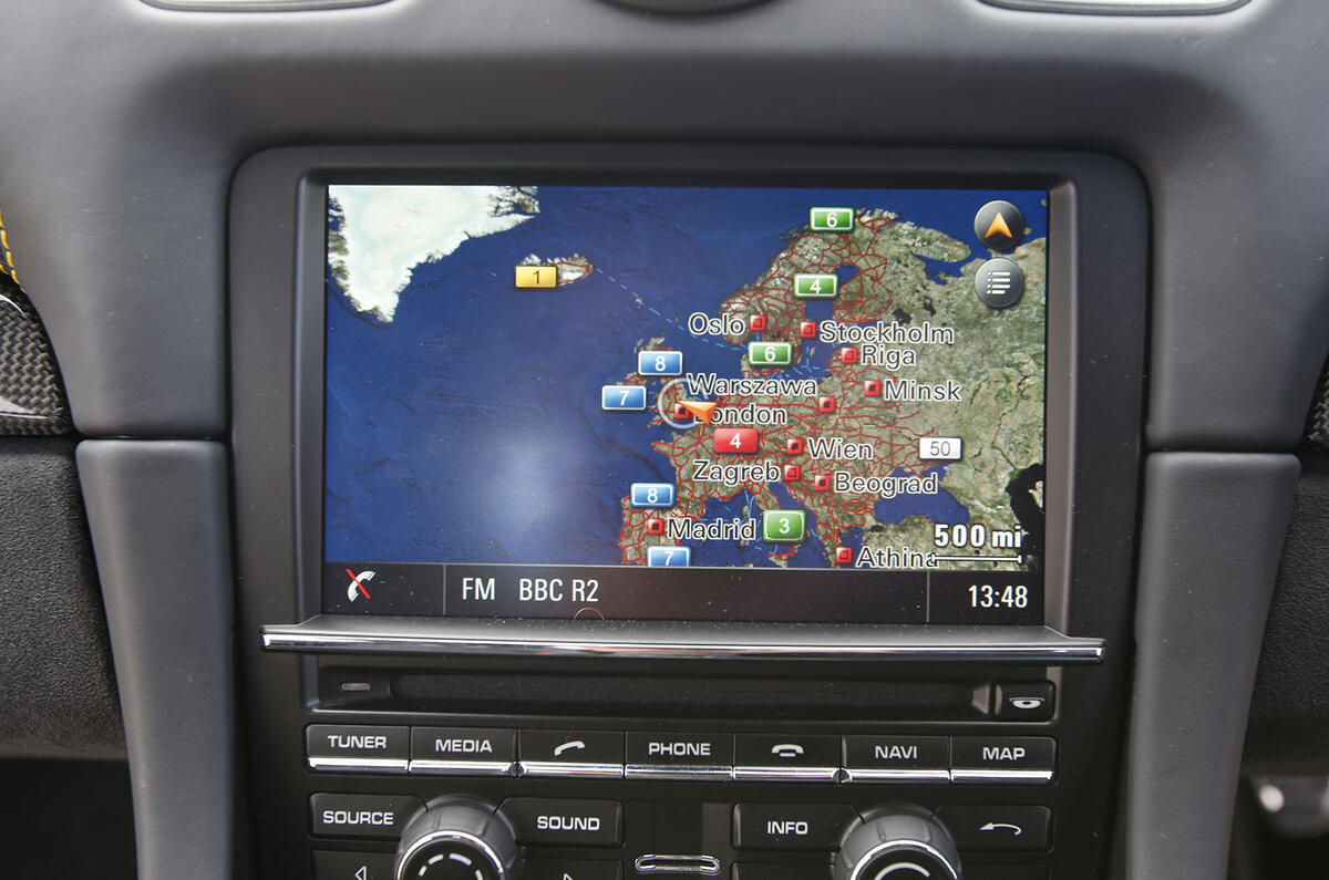 Porsche Cayman GT4 infotainment system