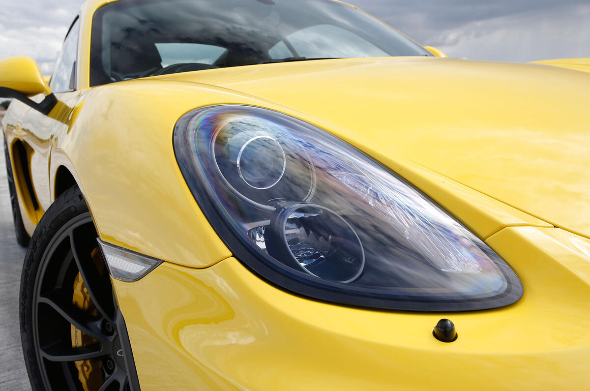 Porsche Cayman GT4 xenon headlights