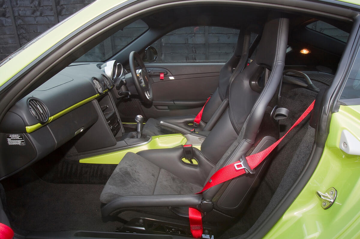 Porsche Cayman R interior