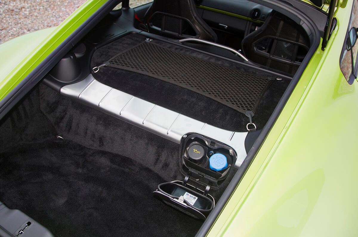 Porsche Cayman R boot space