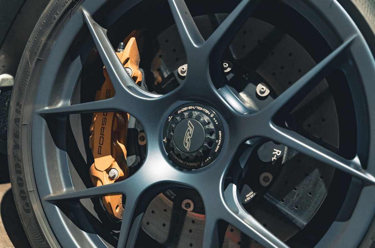 porsche gt3 rs review 2023 15 wheel