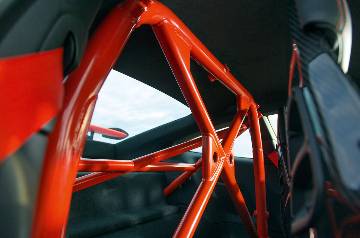 Porsche 911 GT3 RS roll cage