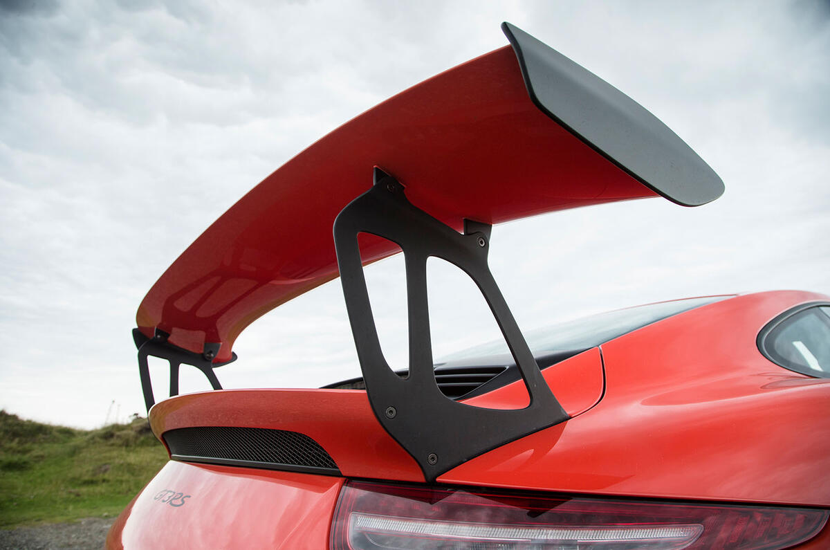 Porsche 911 GT3 RS rear wing
