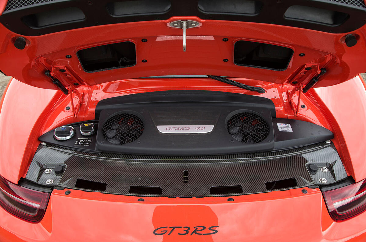 Porsche 911 GT3 RS boot space