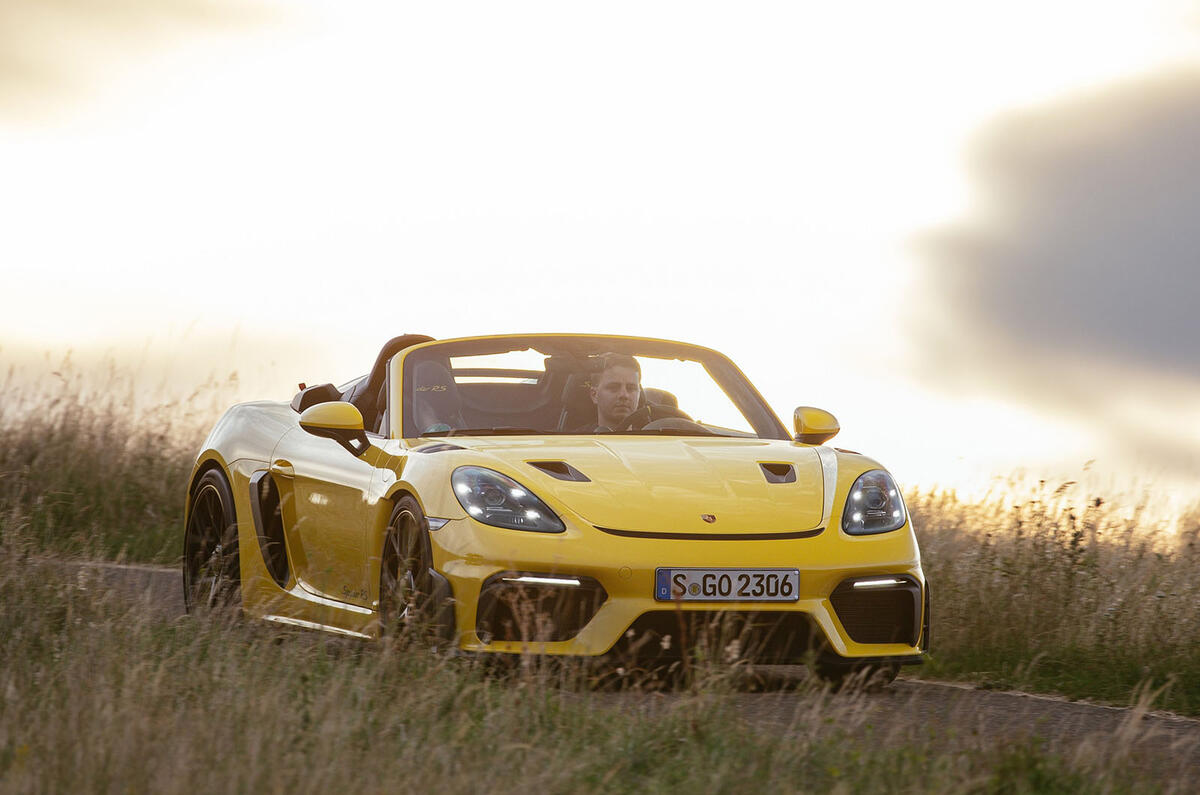 porsche gt4 rs sypder review 04 action porsche gt4 rs sypder review 04 action