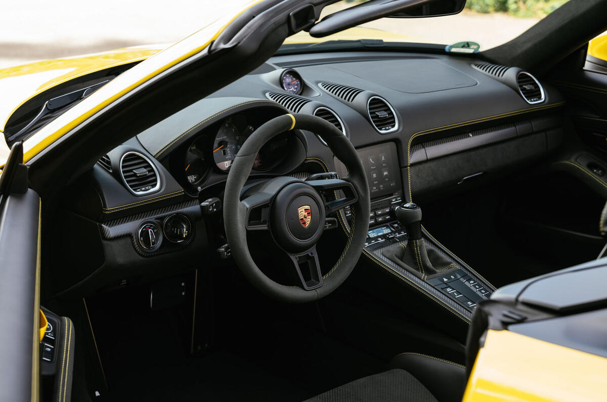 porsche gt4 rs sypder review 08 cabin porsche gt4 rs sypder review 08 cabin