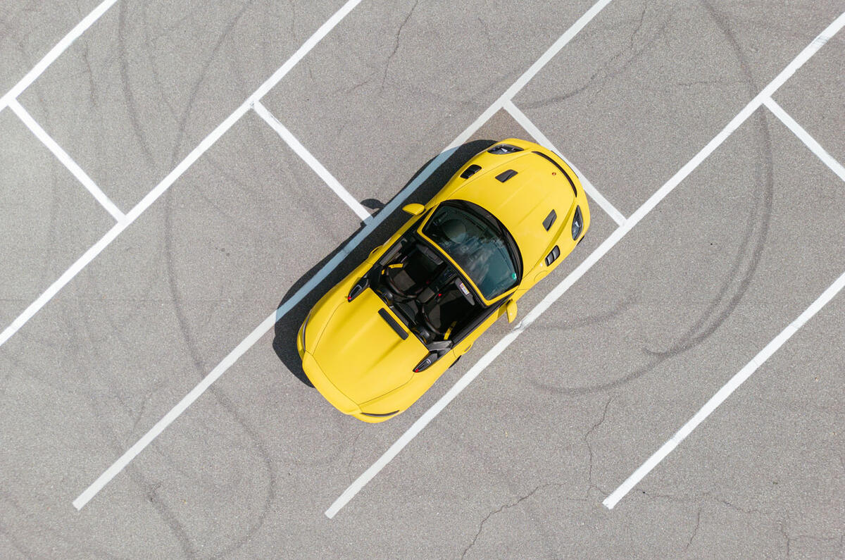 porsche gt4 rs sypder review 22 static roof porsche gt4 rs sypder review 22 static roof