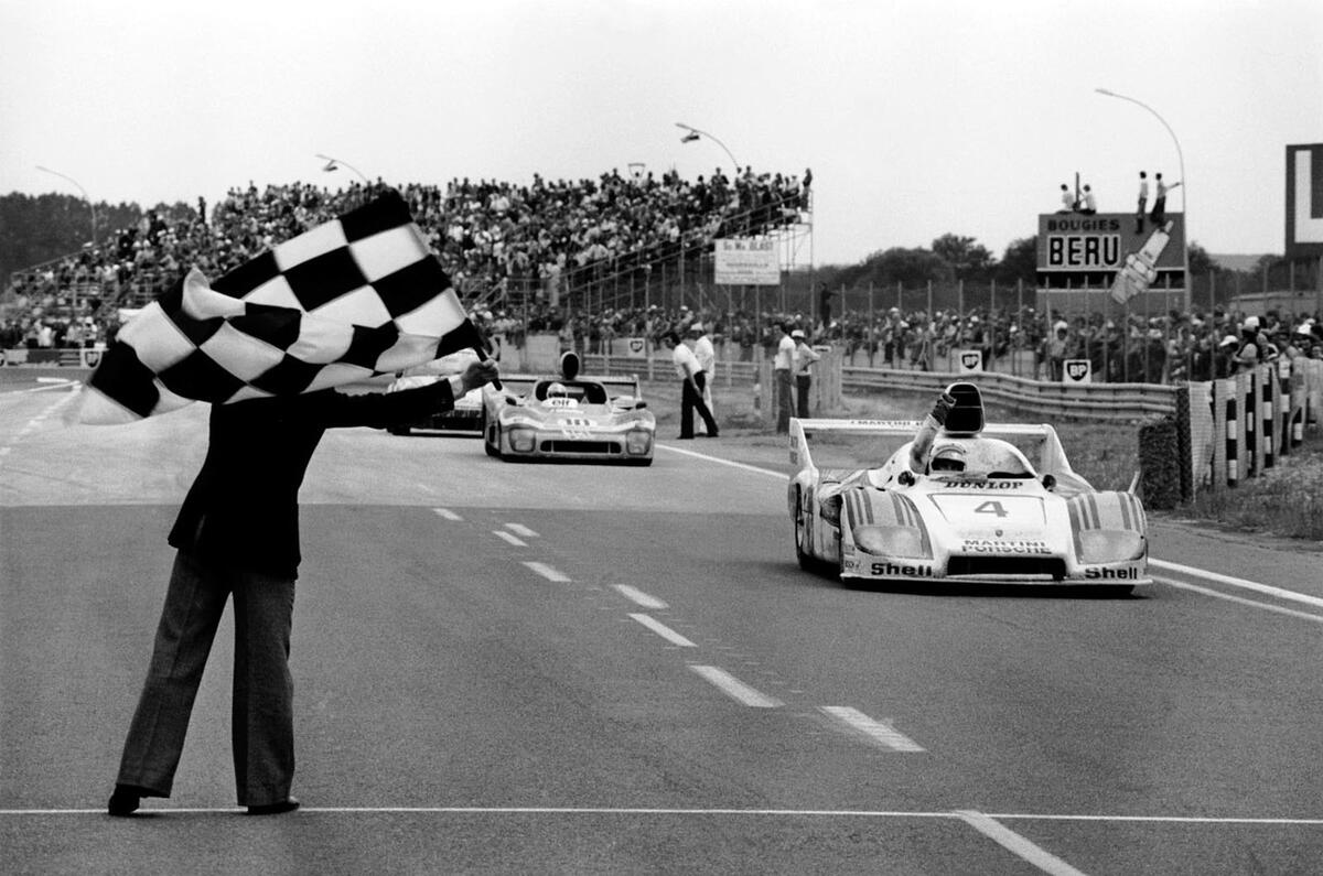 Quick news: Honda's WTCC Civic, Porsche readies Le Mans cars