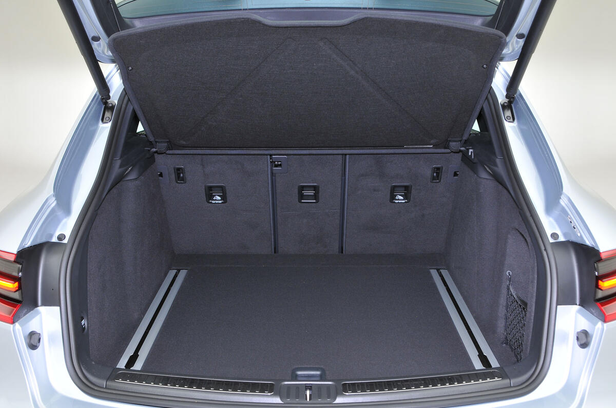 Porsche Macan boot space