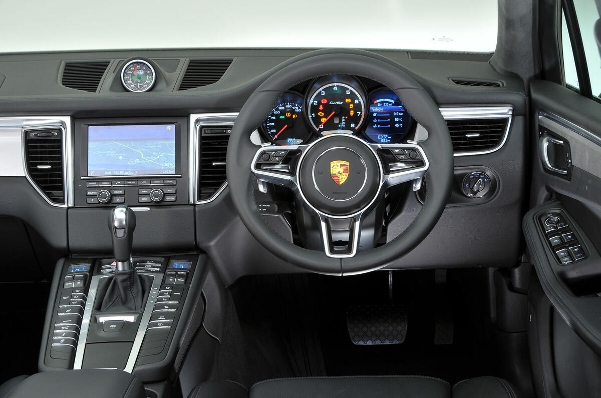 Porsche Macan dashboard