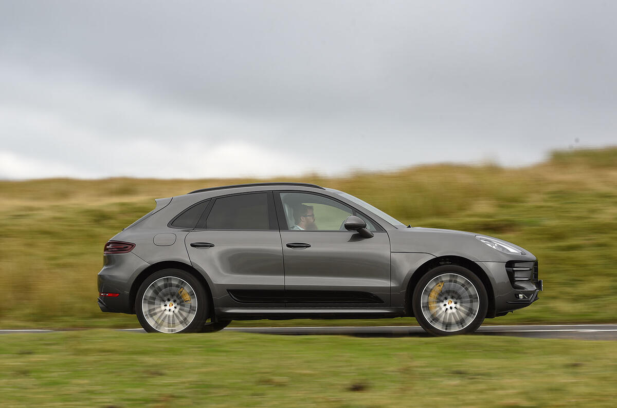 Porsche Macan Turbo side profile