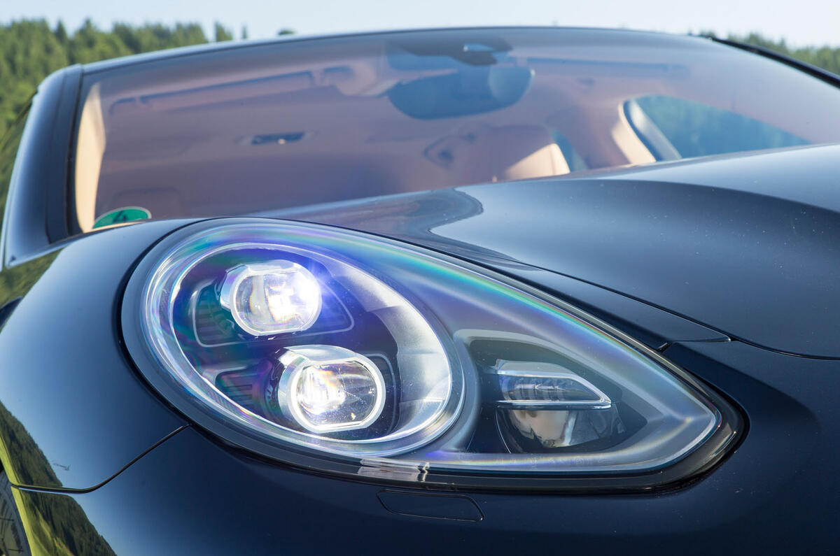 Porsche Panamera bi-xenon headlights