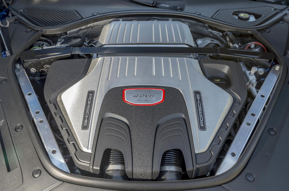 4.0-litre V8 Porsche Panamera Sport Turismo Turbo engine
