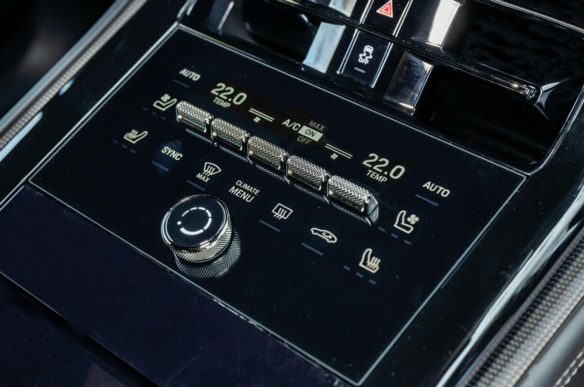Porsche Panamera Turbo S E Hybrid commandes de chauffage 0608