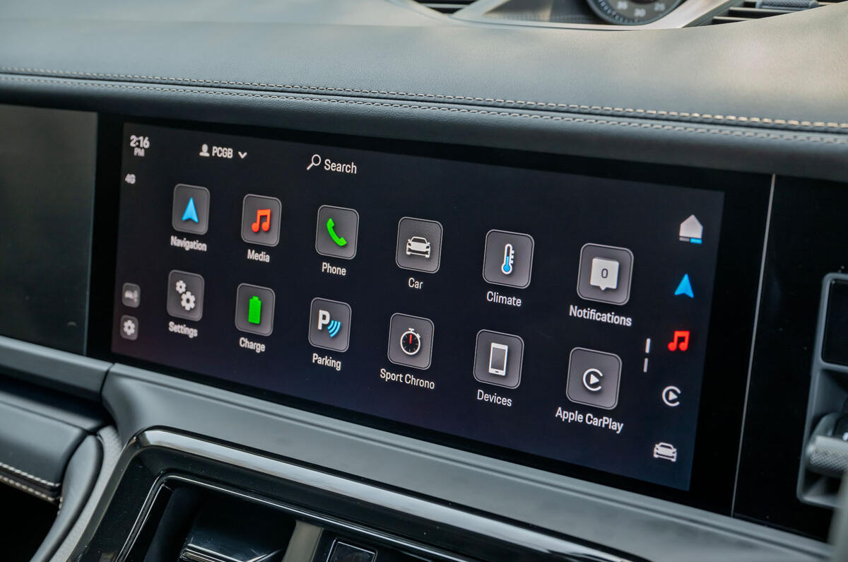 Porsche Panamera Turbo S E Hybrid infotainment 0611