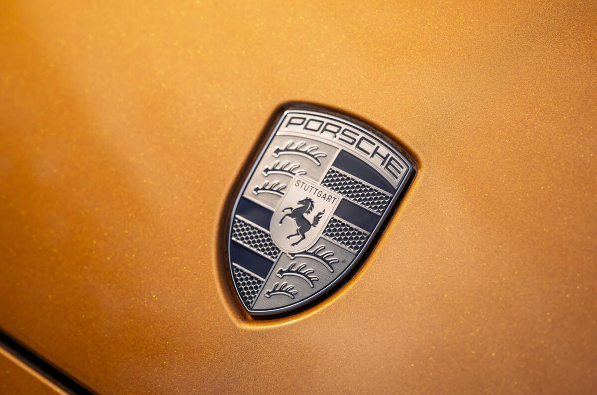 Porsche Panamera Turbo S E Hybrid Écusson de la Porsche 0598