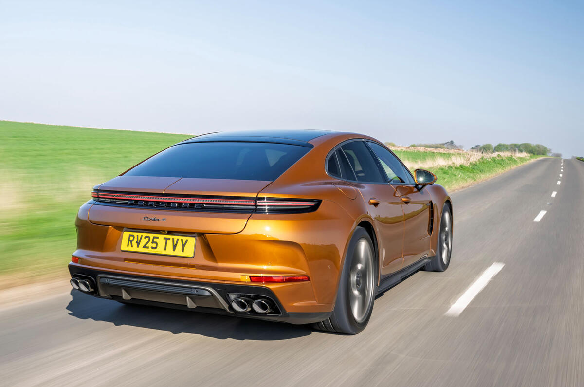 Porsche Panamera Turbo S E Hybrid arrière 0627