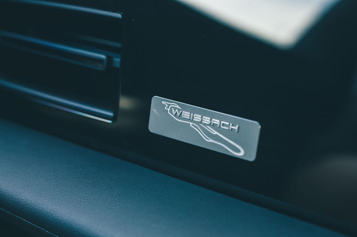 Porsche Taycan Turbo GT 2025 Review interior plaque 9 Porsche Taycan Turbo GT 2025 Review interior plaque 9