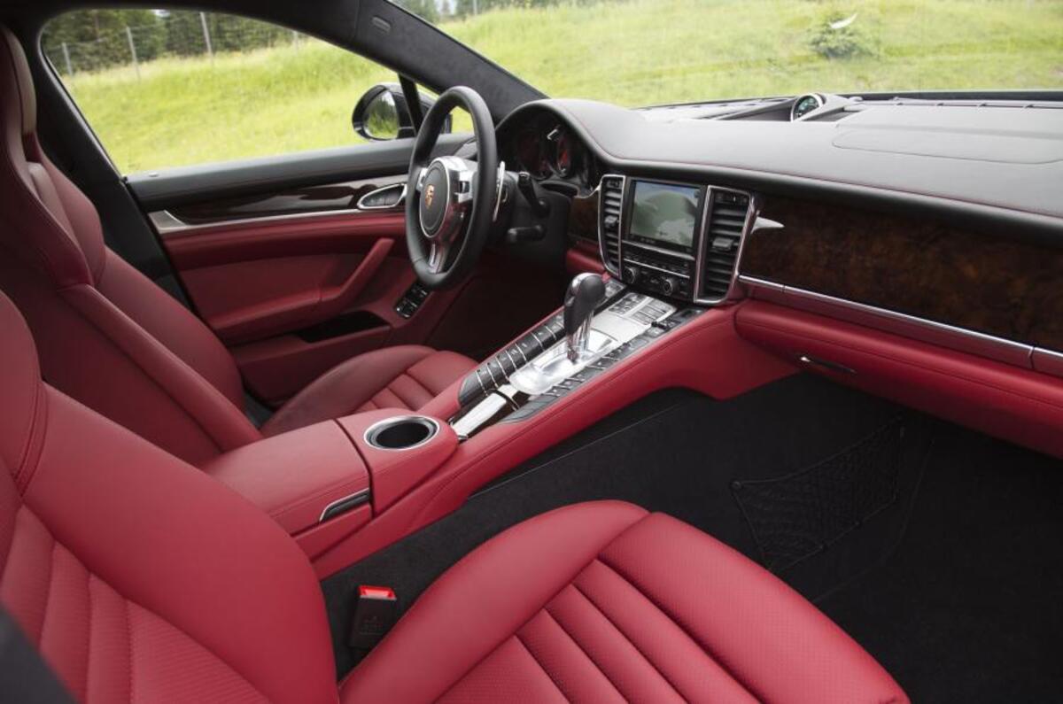 Porsche Panamera Turbo interior