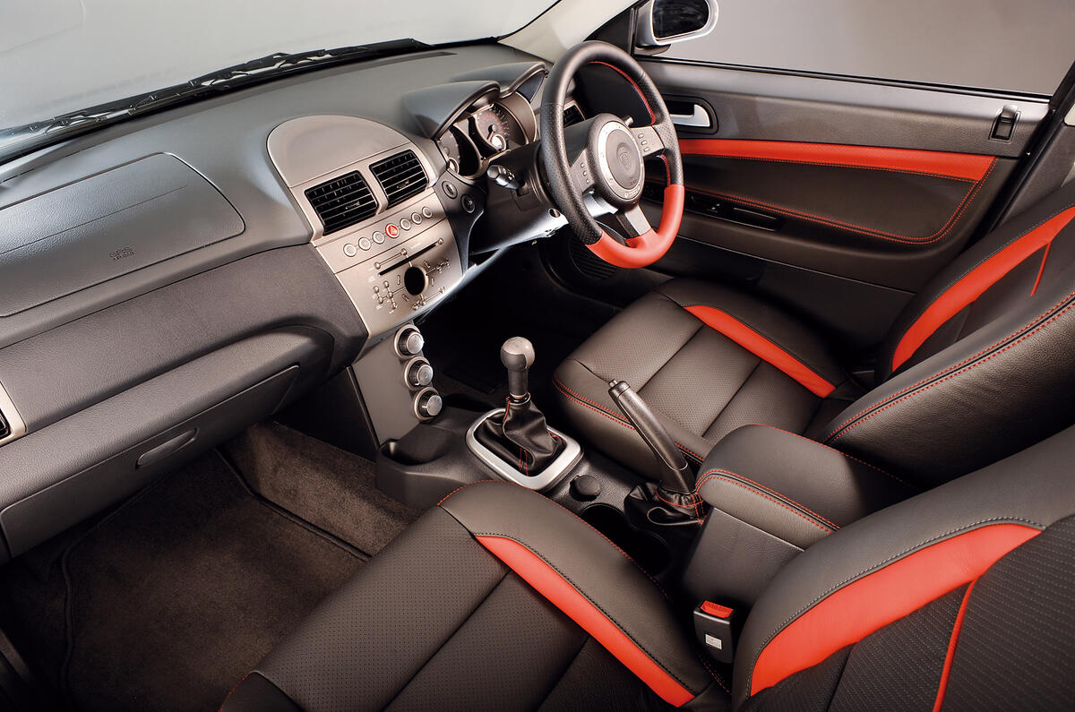 Proton Gen-2 interior