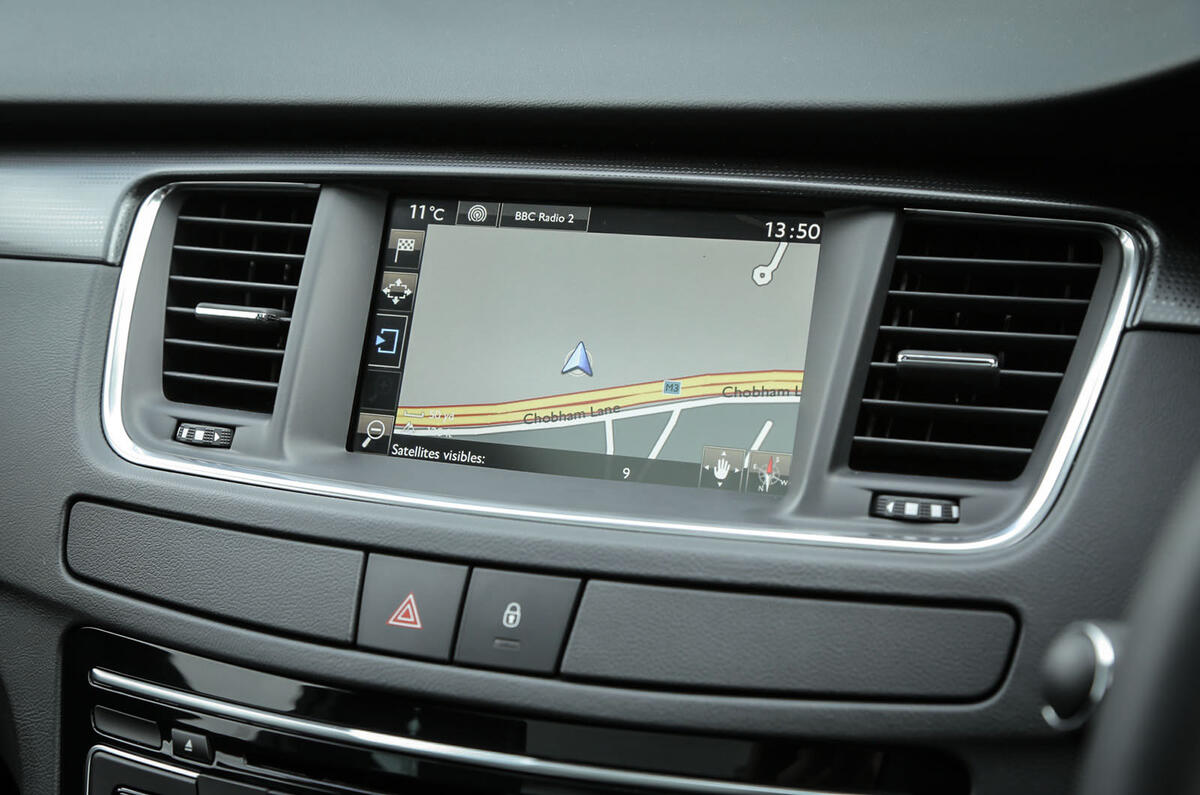 Peugeot 508 RXH infotainment system