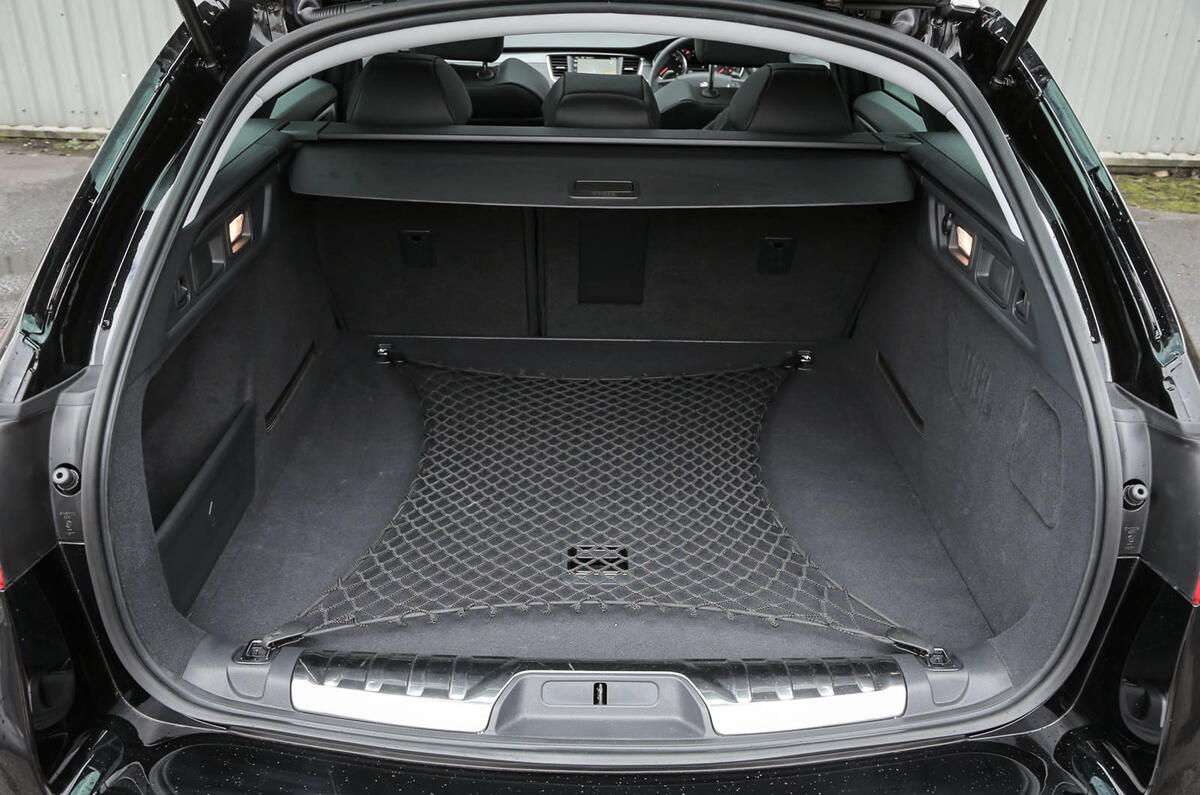 Peugeot 508 RXH boot space