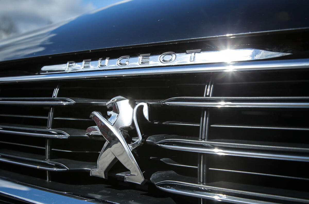 Peugeot 508 RXH front grille