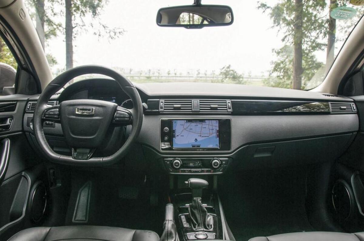 Qoros 3 dashboard