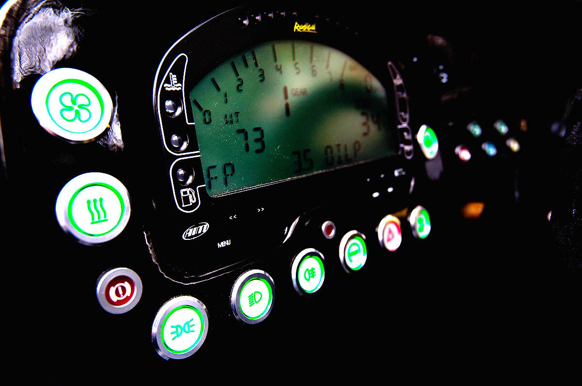 Radical SR3 SL instrument cluster
