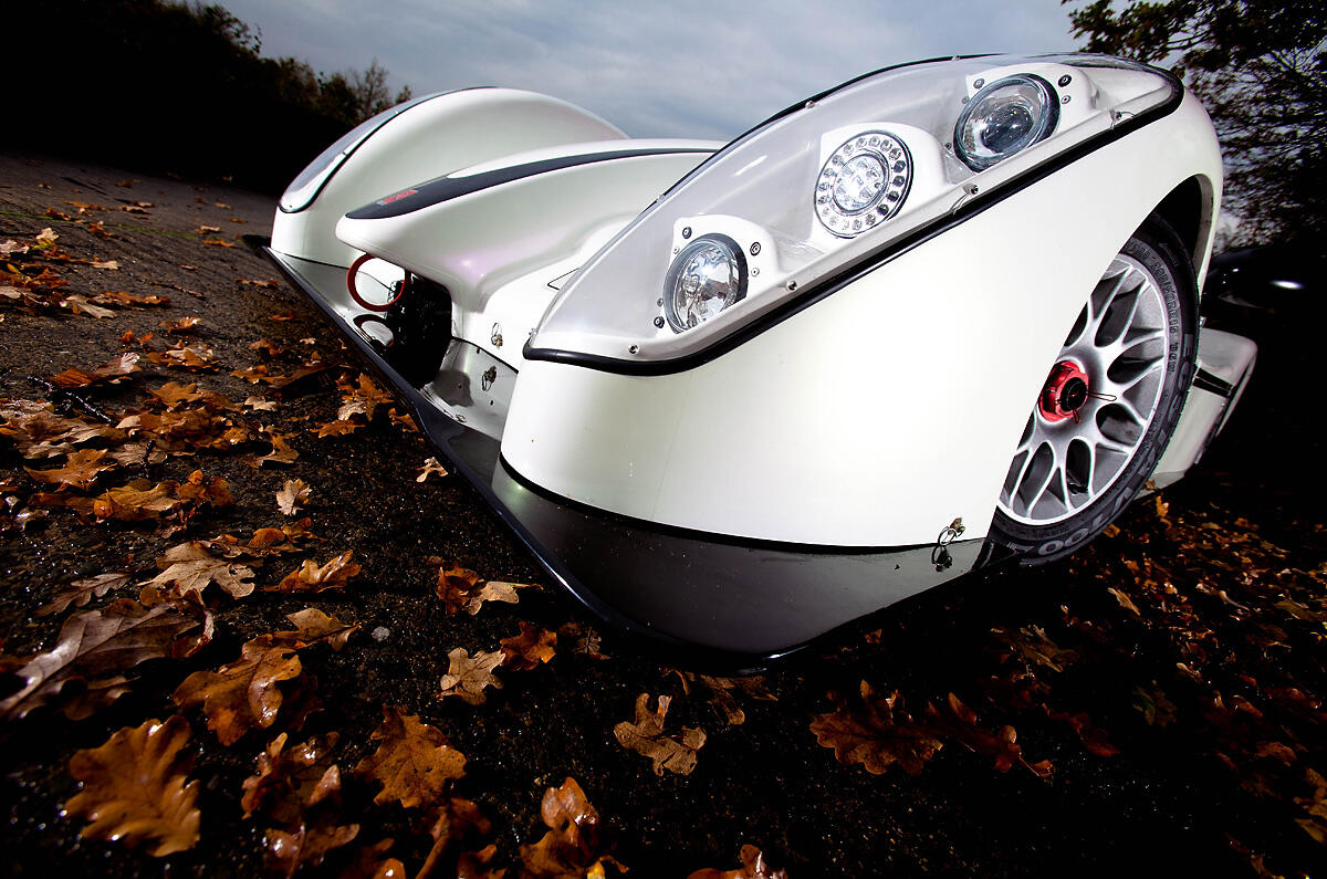 Radical SR3 SL headlights