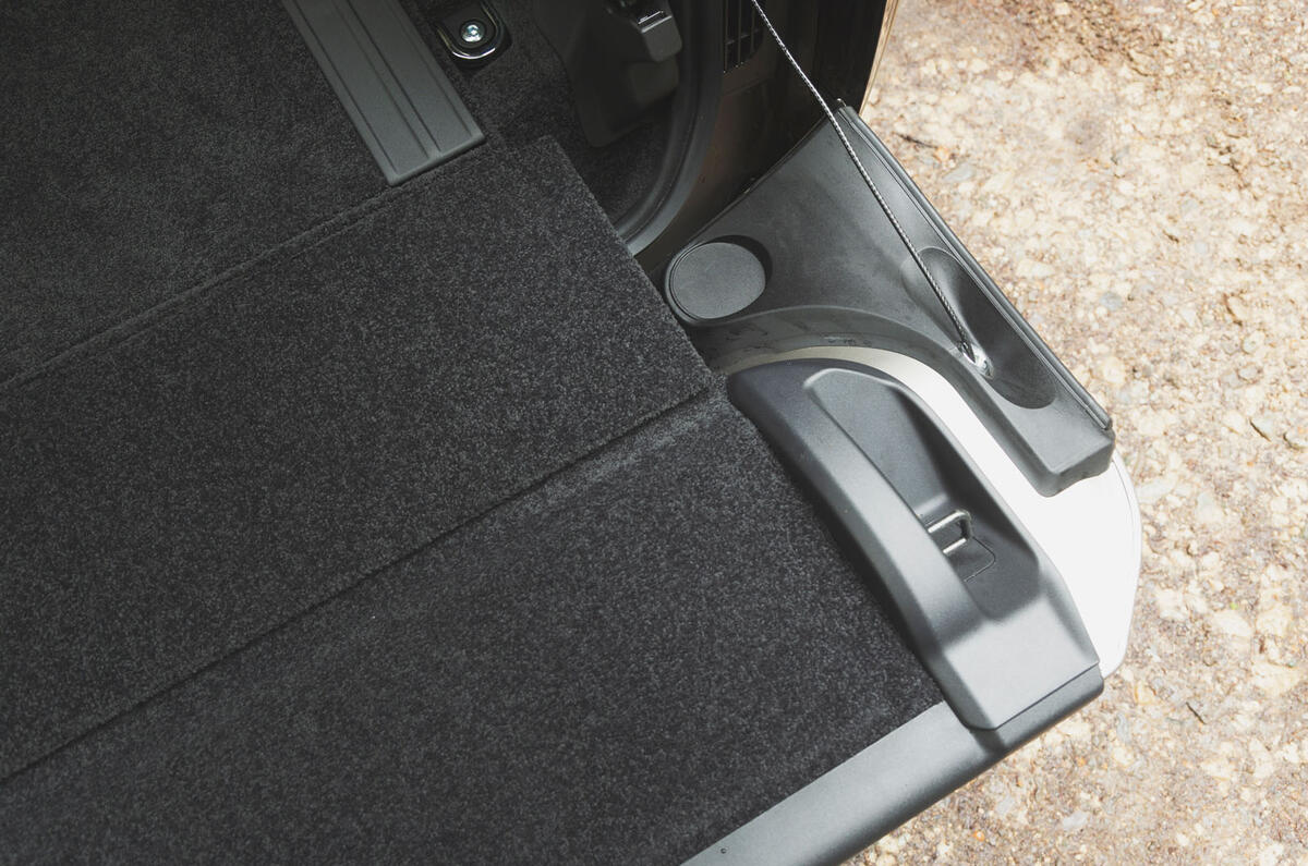 range rover taligate