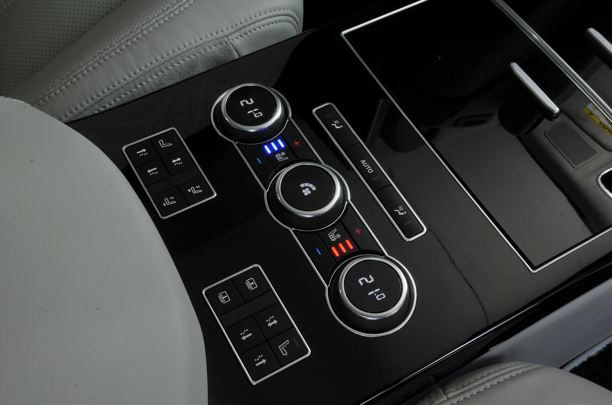 Range Rover climate controls