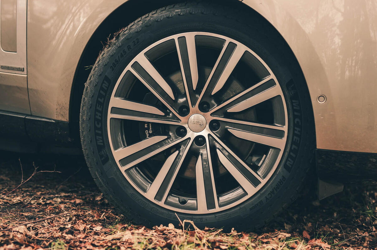 Range Rover PHEV review 2025 06