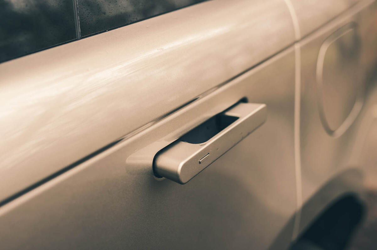 Range Rover PHEV review 2025 07