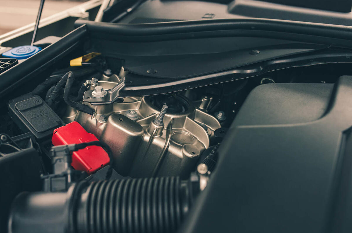 Range Rover PHEV review 2025 23