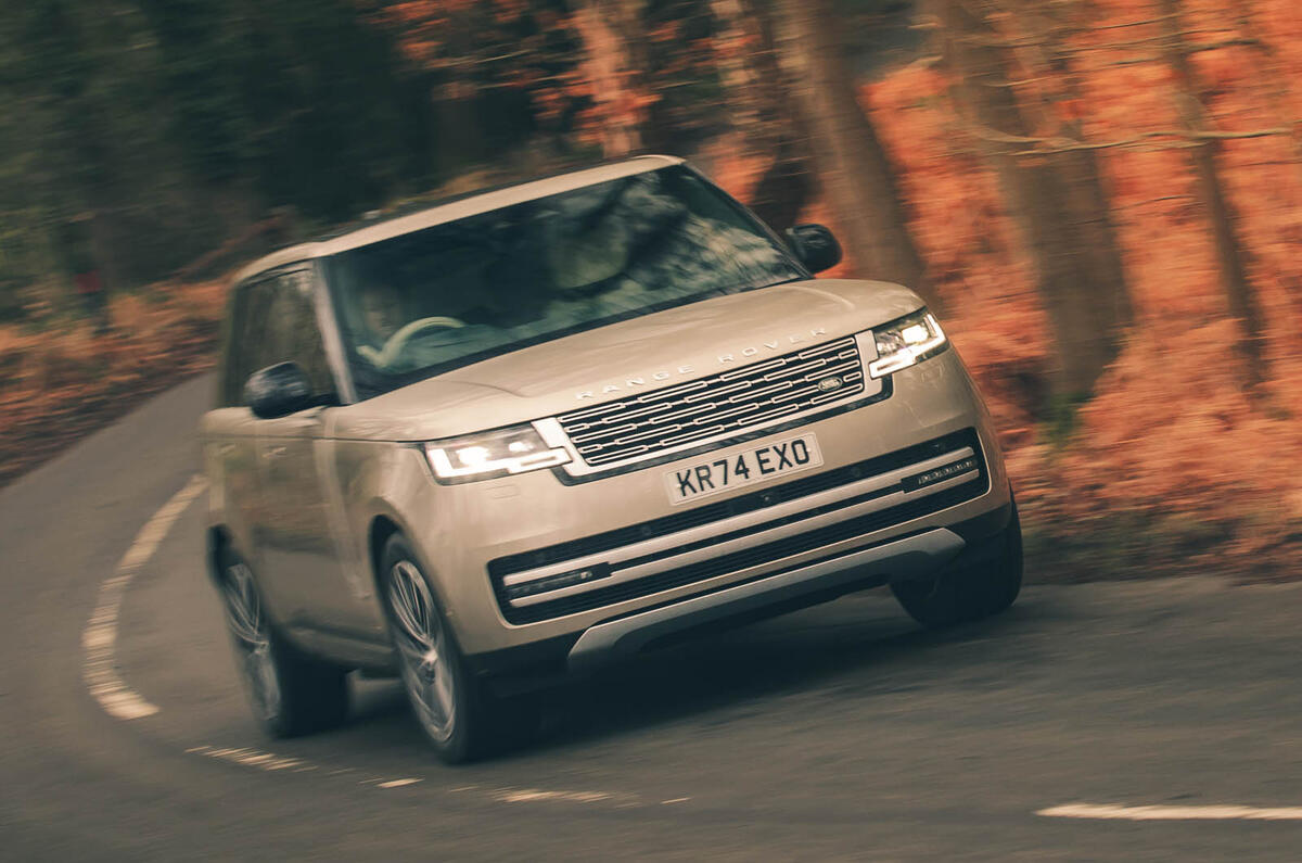 Range Rover PHEV review 2025 25