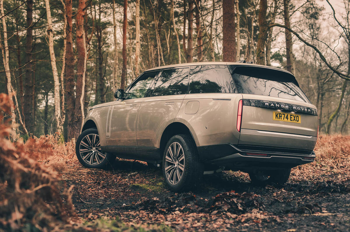 Range Rover PHEV review 2025 27