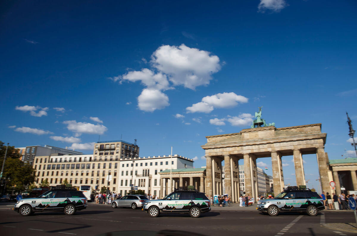 Driving the Silk Trail - picture special