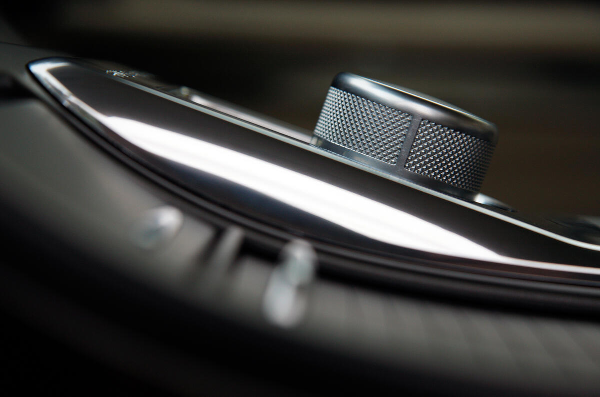 Range Rover Sport centre console