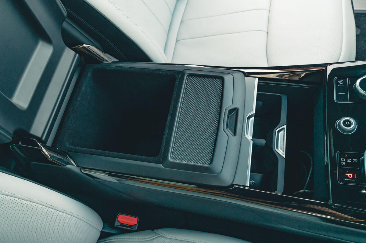 range rover sport review 2024 15 centre console