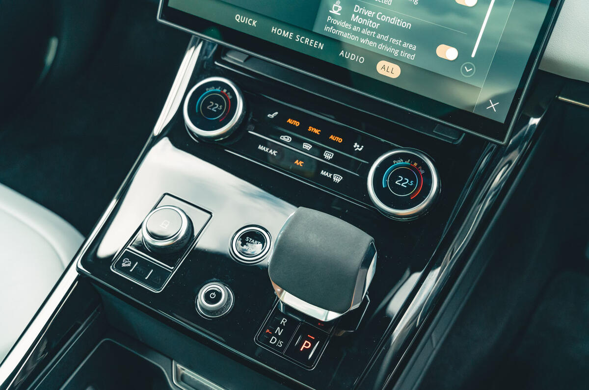 range rover sport review 2024 21 centre console