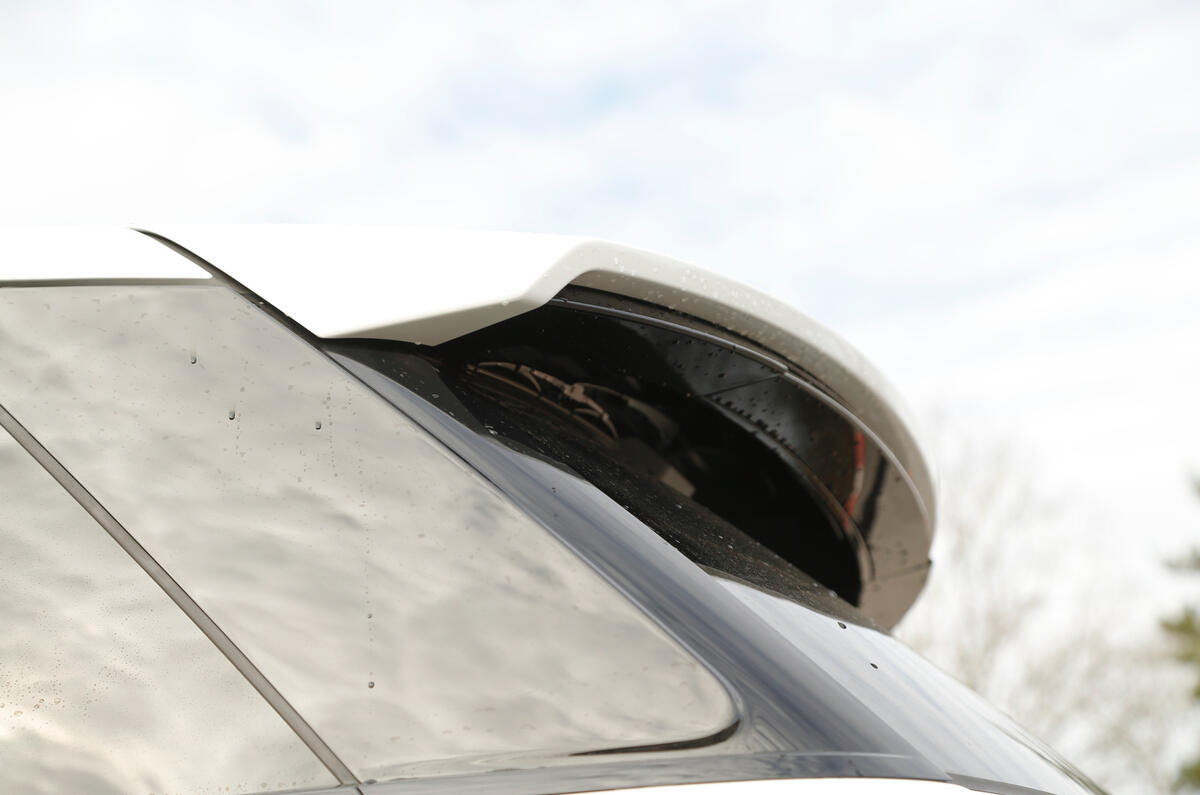 Range Rover SVR rear spoiler
