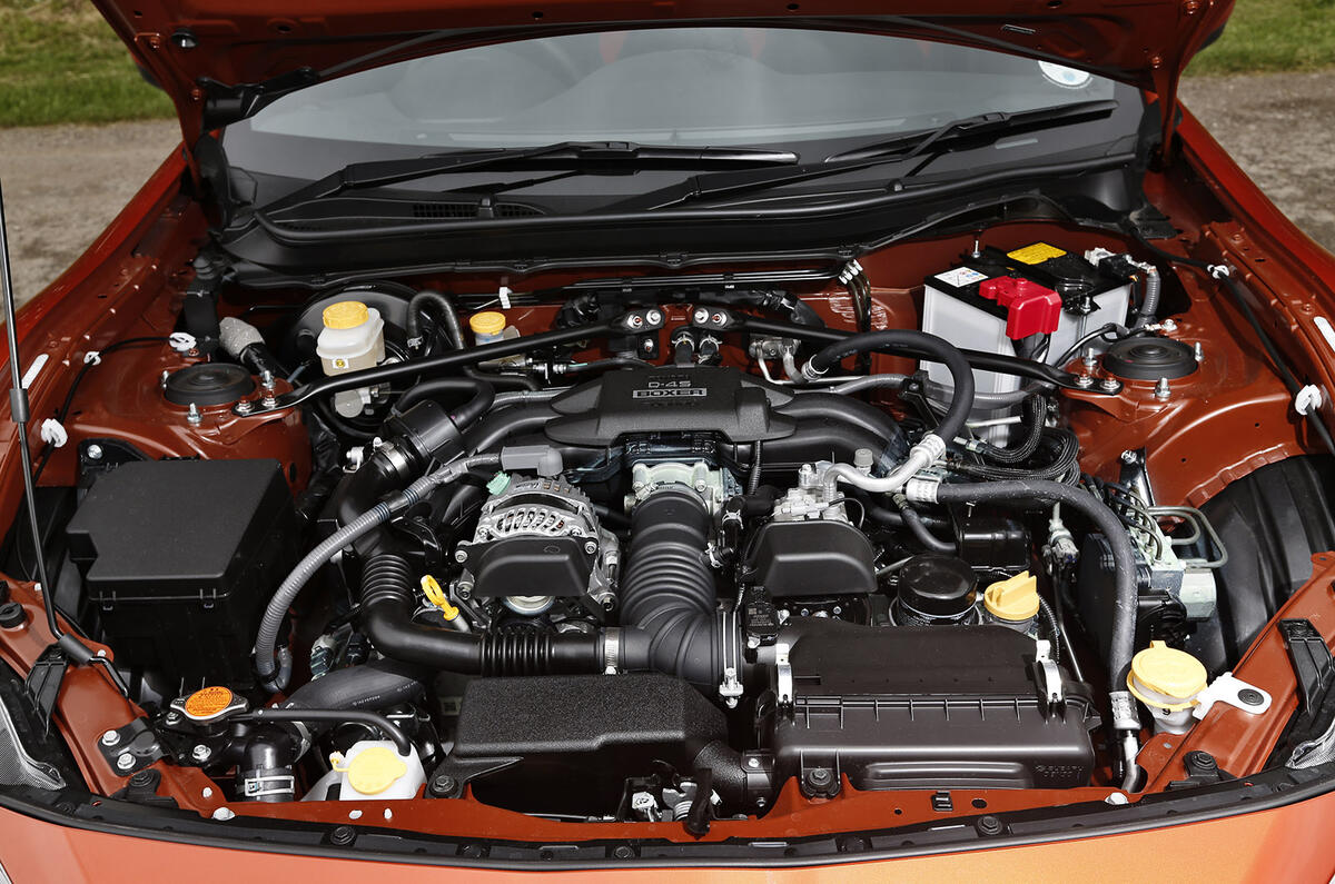 Performance coupe special - Toyota GT86 versus Peugeot RCZ R